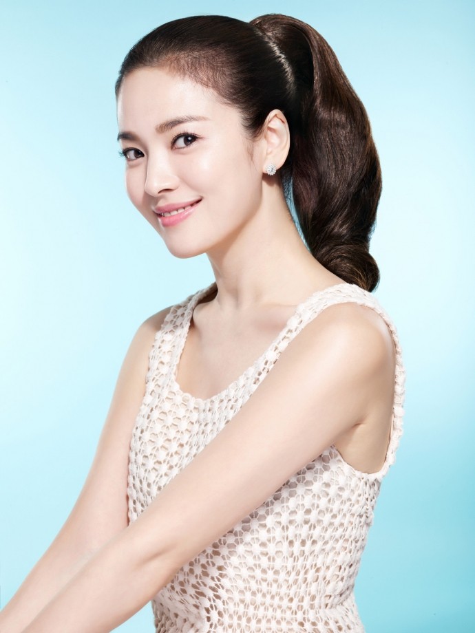 Song Hye Kyo kien dan mang vi bi to lam gai bao